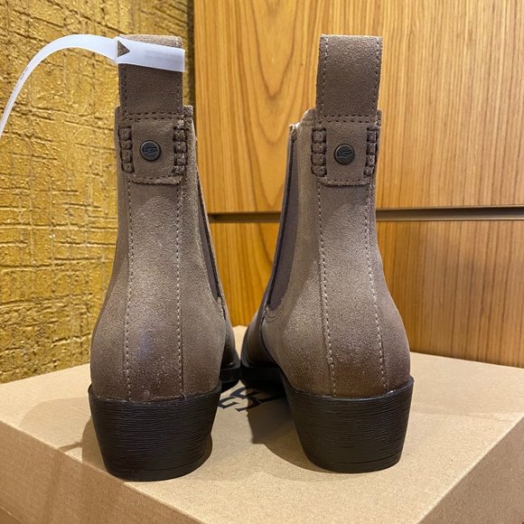 UGG W's Emmeth Chelsea Coffee Grounds Size: 7 NEW IN BOX!!! - Picture 3 of 7
